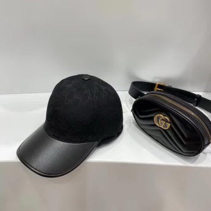 20冬季最新专柜款-古驰Gucci新款棒球帽。帆布拼皮，专柜热卖款，1:1开模订制，原版帆布料+头层牛皮，时尚帅气！质量超赞